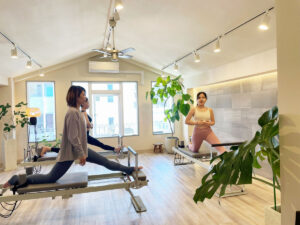 COCOFITのサーキットピラティスは、少人数で楽しく行う